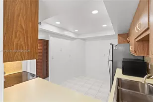 1351 NE Miami Gardens Dr, Miami, FL 33179 - Photo 14