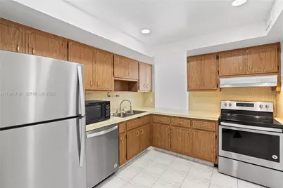 1351 NE Miami Gardens Dr #301E, Miami, FL 33179 - Photo 16