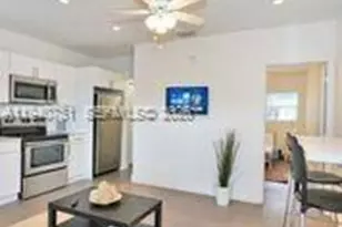 60 NW 76th St, Miami, FL 33150 - Photo 24