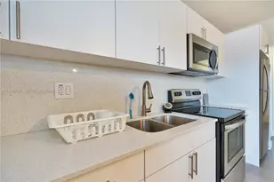 60 NW 76th St, Miami, FL 33150 - Photo 16