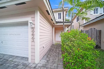 3223 SE 2nd Dr, Homestead, FL 33033 - Photo 2