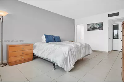 5005 Collins Ave #824, Miami Beach, FL 33140 - Photo 8