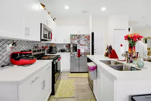 10137 W 32nd Ln, Hialeah, FL 33018 - Photo 10