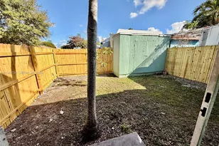617 NW 10th St, Miami, FL 33136 - Photo 8