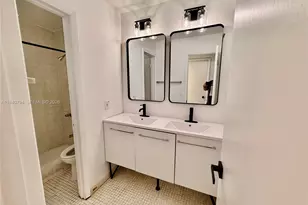 617 NW 10th St, Miami, FL 33136 - Photo 12