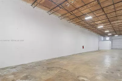 1670 W 31st Pl, Hialeah, FL 33012 - Photo 4