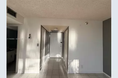 800 Parkview Dr #303, Hallandale Beach, FL 33009 - Photo 6