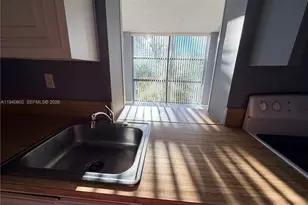 800 Parkview Dr, Hallandale Beach, FL 33009 - Photo 16