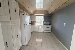 800 Parkview Dr, Hallandale Beach, FL 33009 - Photo 12