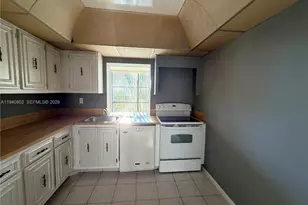 800 Parkview Dr, Hallandale Beach, FL 33009 - Photo 14