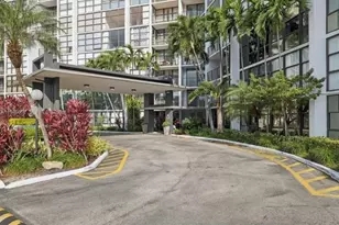 800 Parkview Dr, Hallandale Beach, FL 33009 - Photo 26