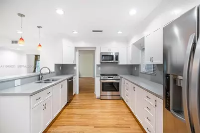 648 Sevilla Ave #0, Coral Gables, FL 33134 - Photo 8