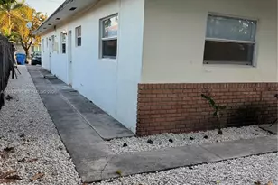212 NE 41st St, Oakland Park, FL 33334 - Photo 2