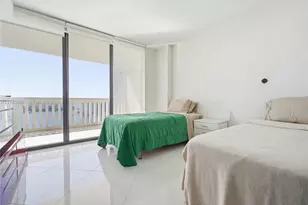 1000 W Island Blvd, Aventura, FL 33160 - Photo 24