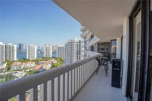 1000 W Island Blvd, Aventura, FL 33160 - Photo 6