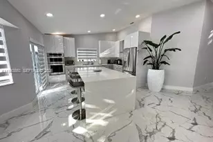 1040 SW 142nd Ave, Miami, FL 33184 - Photo 4