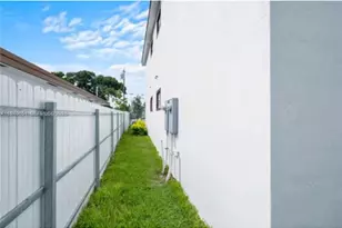 1831 NW 67th St, Miami, FL 33147 - Photo 28