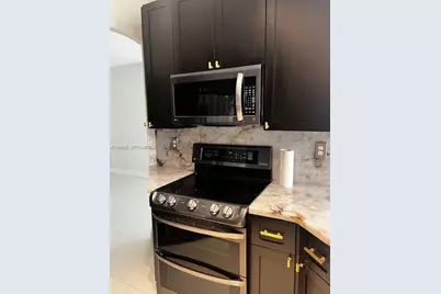 12367 SW 122nd St, Miami, FL 33186 - Photo 6