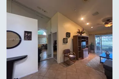 7390 S Pinewalk Dr S, Margate, FL 33063 - Photo 18