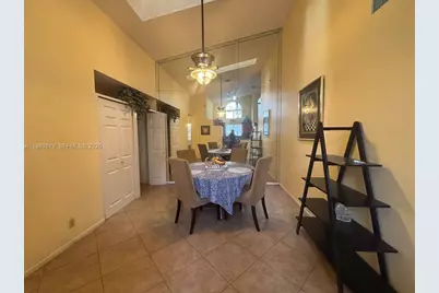 7390 S Pinewalk Dr S, Margate, FL 33063 - Photo 8