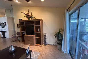 7390 S Pinewalk Dr S, Margate, FL 33063 - Photo 28