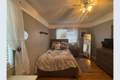 7390 S Pinewalk Dr S, Margate, FL 33063 - Photo 4