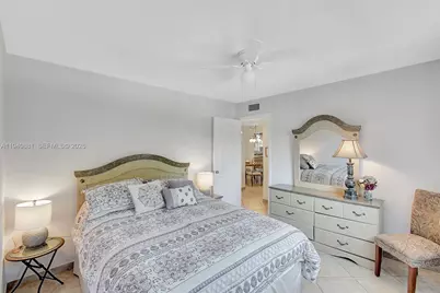 415 NE 2nd St #201, Hallandale Beach, FL 33009 - Photo 28