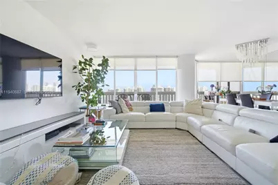 1000 W Island Blvd #2806, Aventura, FL 33160 - Photo 1