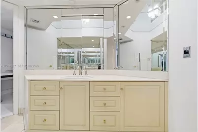 1000 W Island Blvd #2806, Aventura, FL 33160 - Photo 16