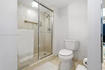 1000 W Island Blvd #2806, Aventura, FL 33160 - Photo 18