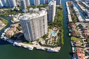 1000 W Island Blvd, Aventura, FL 33160 - Photo 30
