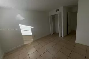 1725 W 60th St, Hialeah, FL 33012 - Photo 12