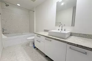 185 SW 7th St, Miami, FL 33130 - Photo 8