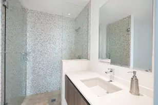 68 SE 6th St, Miami, FL 33131 - Photo 12