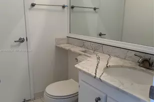 600 NE 36th St, Miami, FL 33137 - Photo 4