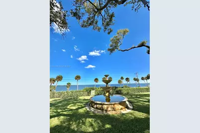 2611 S Indian River Dr, Fort Pierce, FL 34950 - Photo 1