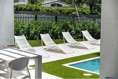 2560 NE 199th St, Miami, FL 33180 - Photo 50