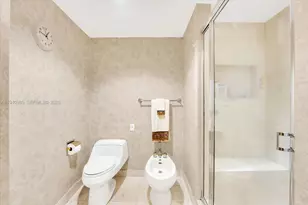 2000 Island Blvd, Aventura, FL 33160 - Photo 18