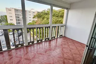 900 NE 12th Ave, Hallandale Beach, FL 33009 - Photo 14