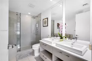 45 SW 9th St, Miami, FL 33130 - Photo 16