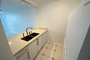 505 NE 30th St, Miami, FL 33137 - Photo 18