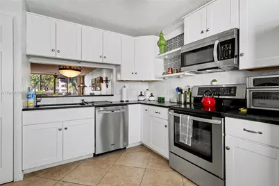 6698 N 10th Ave N #118, Lake Worth, FL 33467 - Photo 4