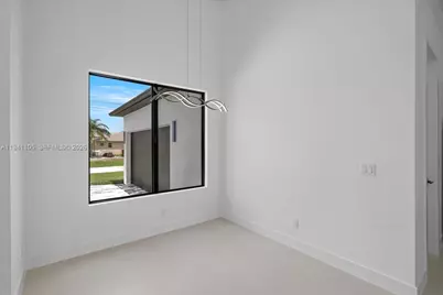 4333 SW 16th Pl, Other City - In The State Of Florida, FL 33914 - Photo 18