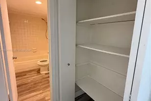 10000 NW 80th Ct, Hialeah Gardens, FL 33016 - Photo 14