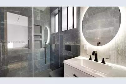 19600 NE 26th Ave, Miami, FL 33180 - Photo 22