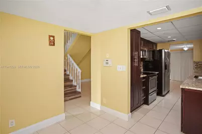 8011 NW 27th Pl, Sunrise, FL 33322 - Photo 4