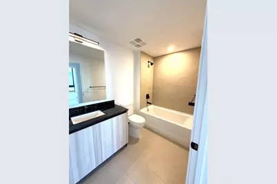 225 N Miami Ave #3505, Miami, FL 33132 - Photo 14