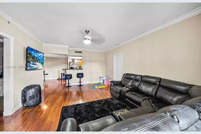 231 SW 116th Ave #19203, Pembroke Pines, FL 33025 - Photo 4