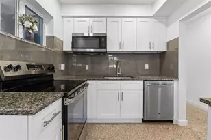 201 NE 169th St, North Miami Beach, FL 33162 - Photo 24