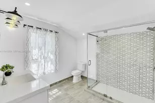 211 SE 9th St, Hallandale Beach, FL 33009 - Photo 12